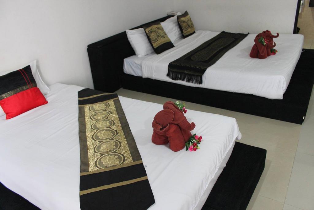Lars-Lita Residence Patong Exterior photo